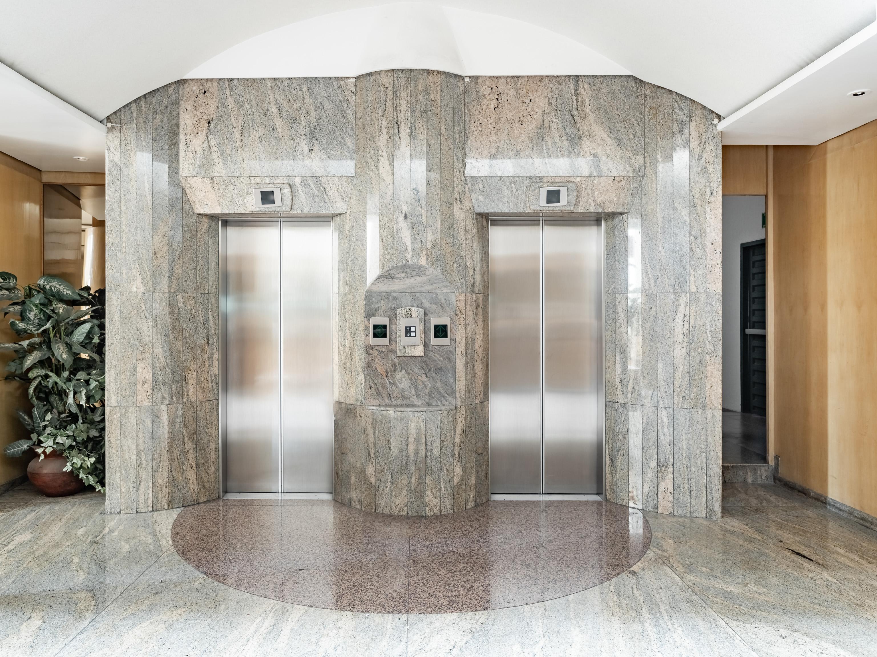 Capital O Andrade, Cidade do México Exterior foto Elevators in a hotel